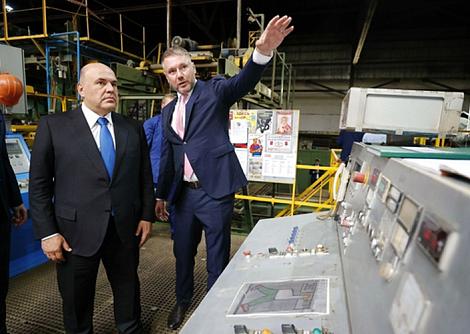 Михаил Мишустин посетил завод железобетонных изделий «Мир» в Чите